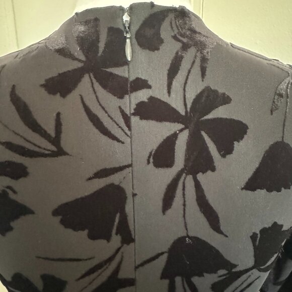 Beautiful Calvin Klein Black Dress Long Sleeves - Picture 3 of 5